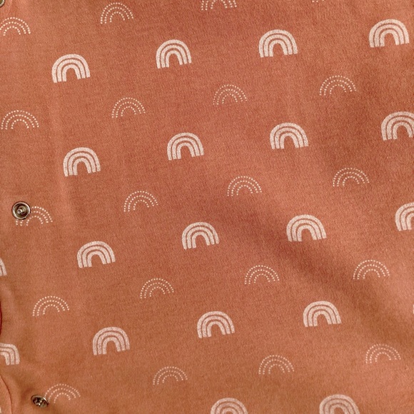 🇨🇦 Parade Organics 2T Rainbow Wrap T-shirt - Picture 9 of 9